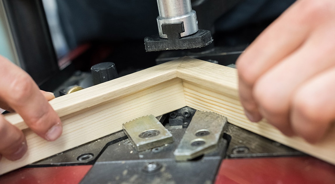 Galleri J2 picture framing near you.